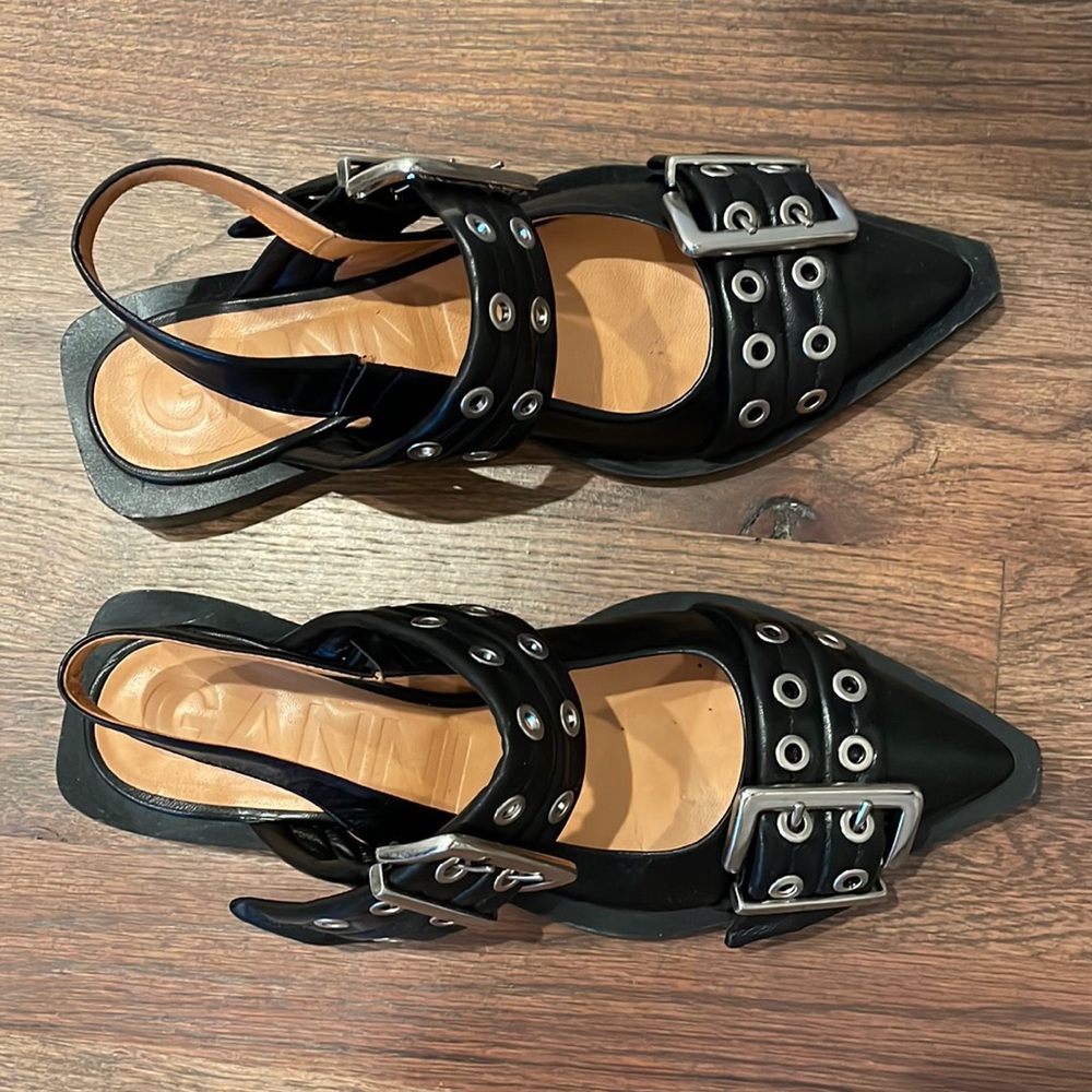 Ganni Buckle Flats in Black worn only 2 times size 37 (7)